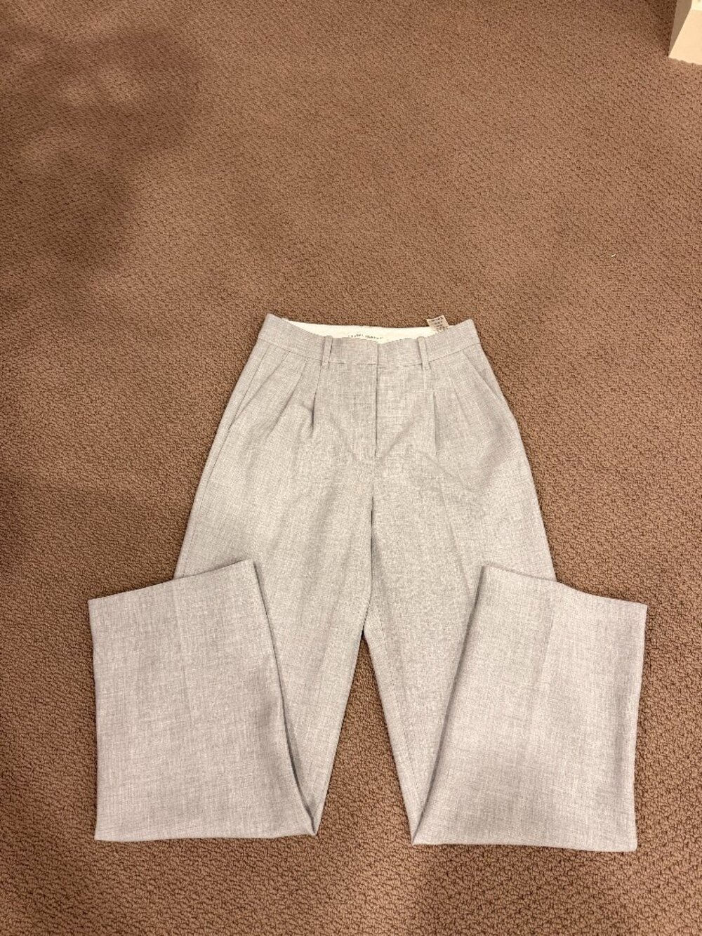 Aritzia Effortless Pants Light Grey Size 6
